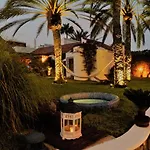 Курортний комплекс Birdcage Gay Men And Lifestyle (adults Only)