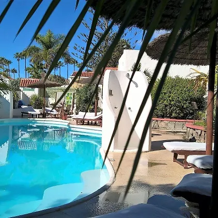 Resort Birdcage Gay Men And Lifestyle (adults Only)