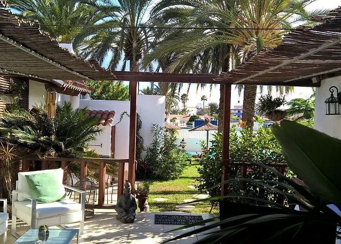 Курортний комплекс Birdcage Gay Men And Lifestyle (adults Only)