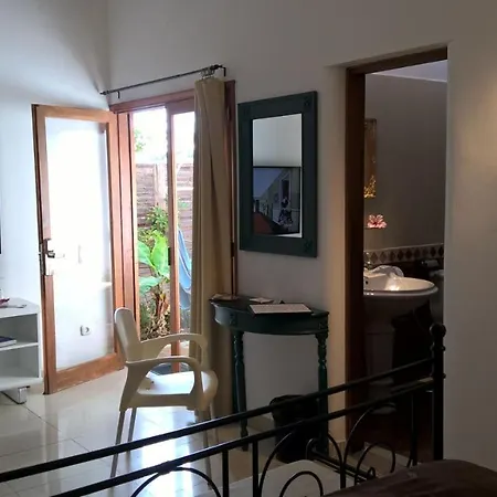 Birdcage Gay Men And Lifestyle (adults Only)