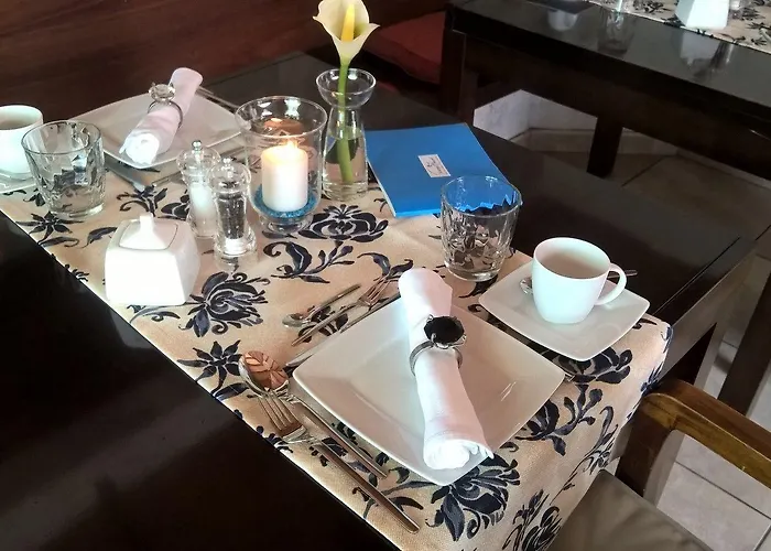 Birdcage Gay Men And Lifestyle (adults Only)