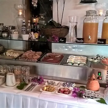 Birdcage Gay Men And Lifestyle (adults Only) 4*