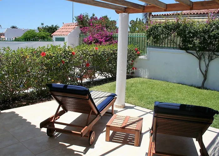 Birdcage Gay Men And Lifestyle (adults Only) 4*