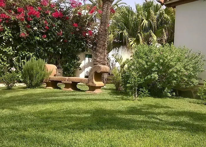 Resort Birdcage Gay Men And Lifestyle (adults Only)