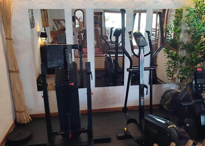 Birdcage Gay Men And Lifestyle (adults Only) 4*