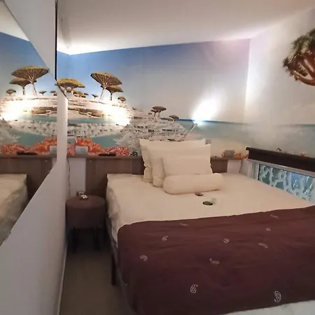 度假村 Birdcage Gay Men And Lifestyle (adults Only) 4*