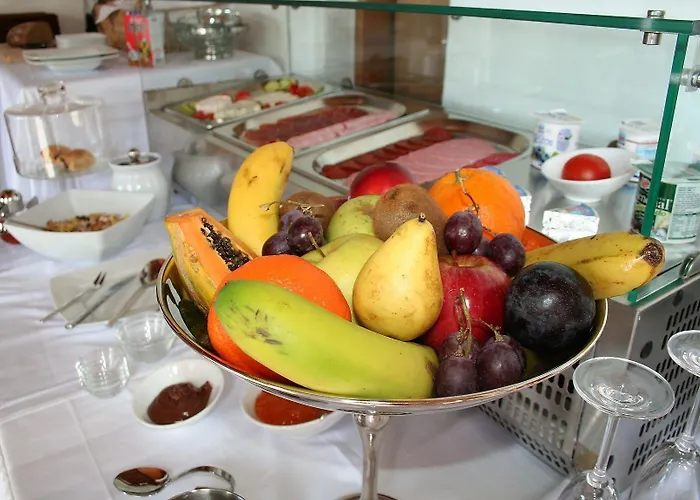 Birdcage Gay Men And Lifestyle (adults Only) 4*