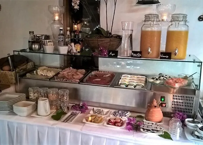 Birdcage Gay Men And Lifestyle (adults Only) 4*