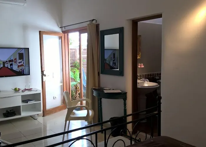 Birdcage Gay Men And Lifestyle (adults Only)